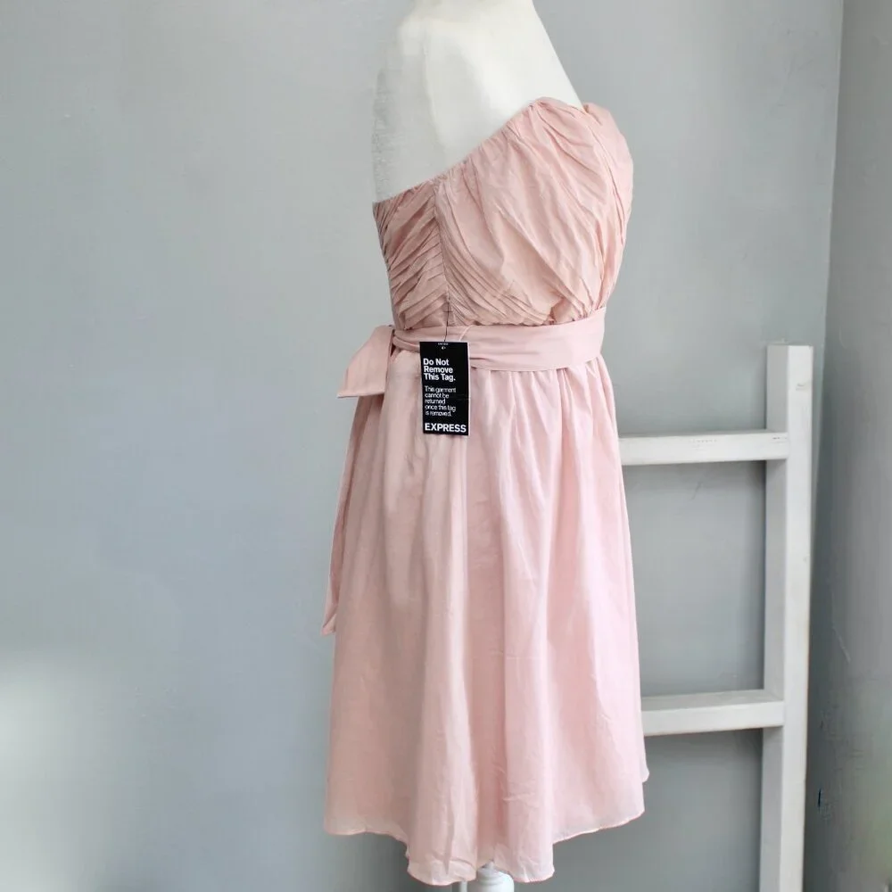 Express Pale Blush Pink Ruched Sweetheart Neckline Mini Dress Size 12 NWT - Picture 3 of 7